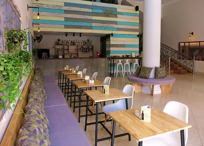 20th Street Serviced 3*